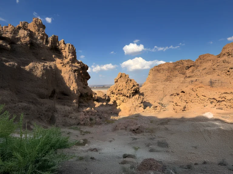 Lac Abbé is a remarkable salt lake located on the border between Djibouti and Ethiopia. Lac Abbé is a destination like no other a surreal masterpiece of nature waiting to be explored.